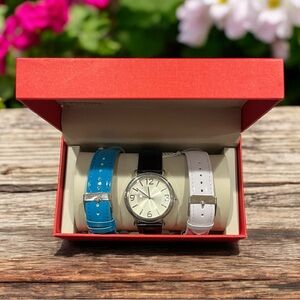 Women’s Watch Box Set W/ Interchangeable Straps NIB / NWT
